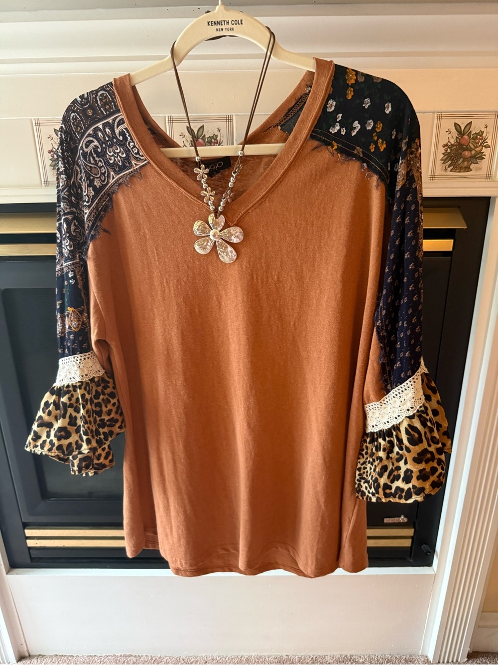 Gigio NEW boho super slimming top with cheetah print sleeves s-lg - Picture 4 of 4